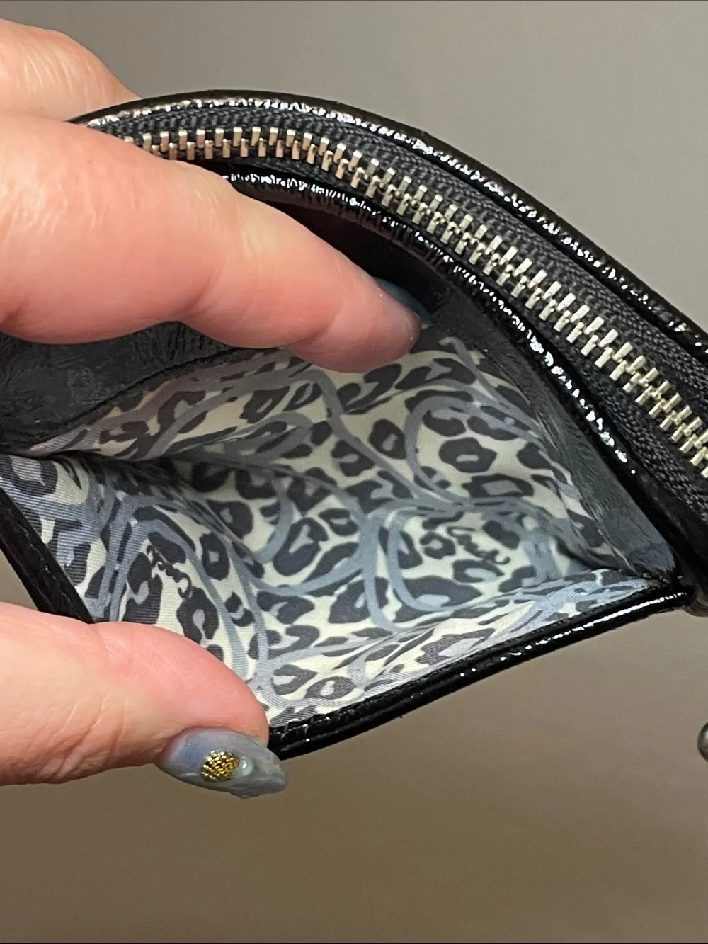 Coach POPPY Black Patent Leather Wristlet - GUC